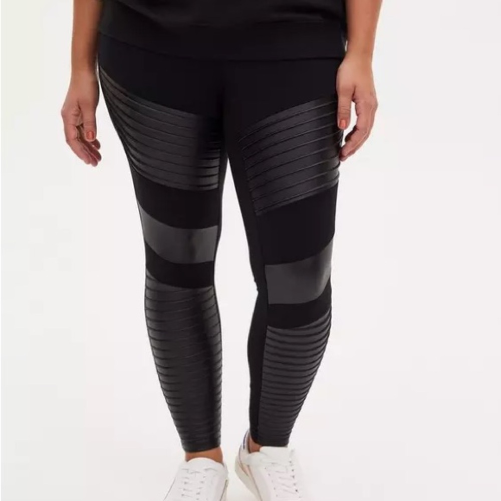 Nwot torrid Platinum Legging – Moto Faux Leather Black 3x punk goth